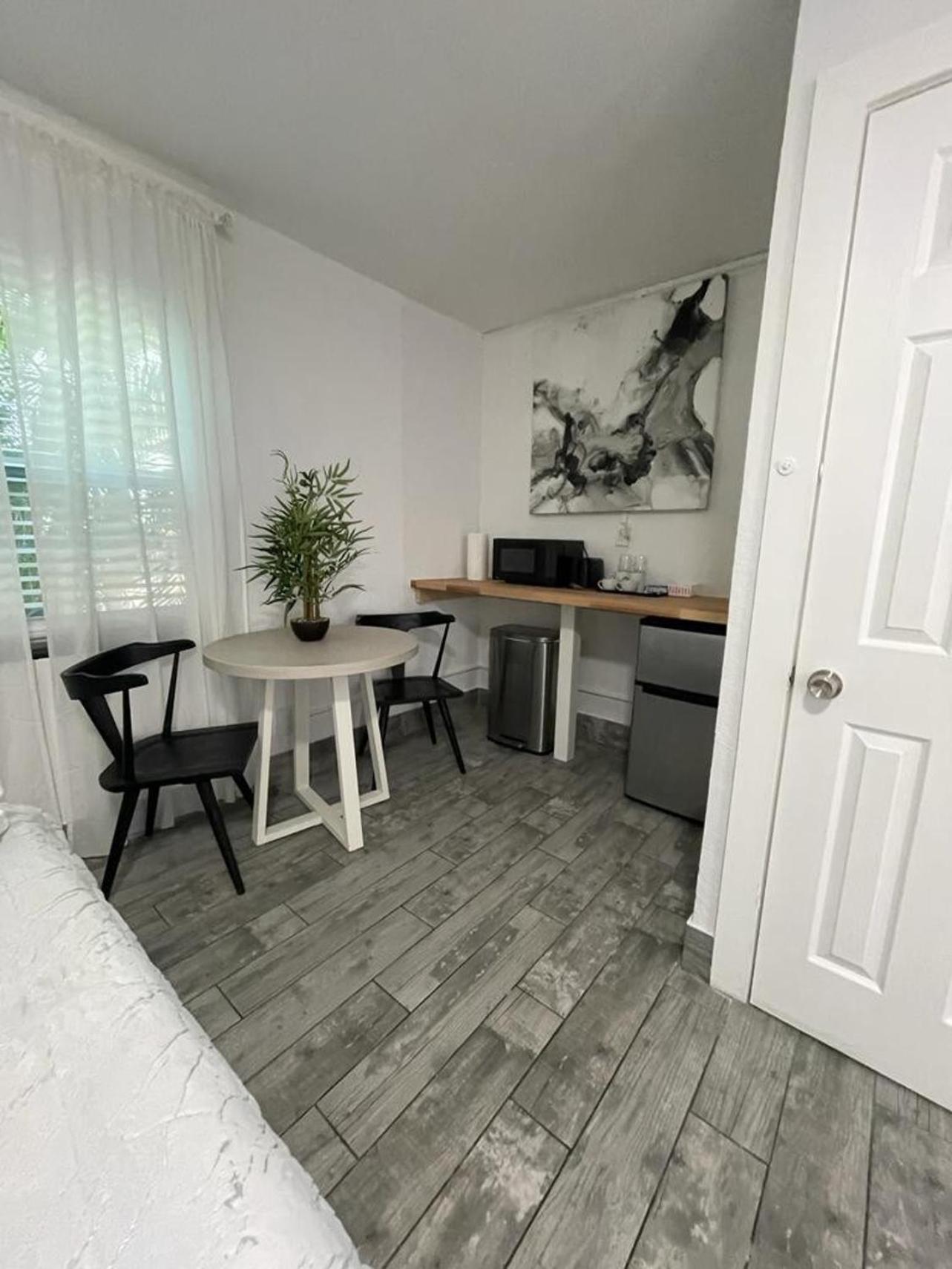 2Q Beds Studio Apt With Shared Pool 01 Клиъруотър Екстериор снимка