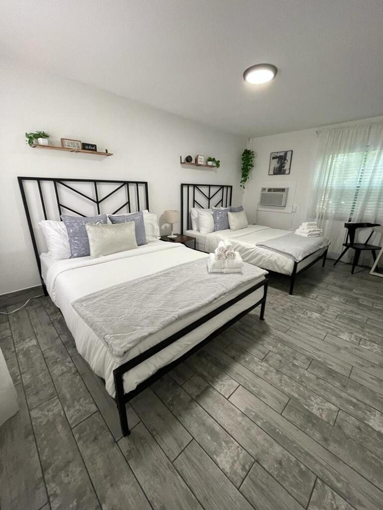 2Q Beds Studio Apt With Shared Pool 01 Клиъруотър Екстериор снимка